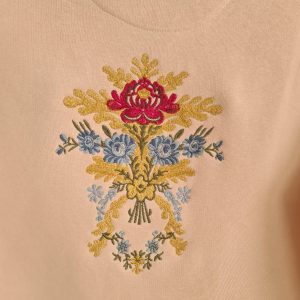 Sudadera rosa de mujer bordada espolín Carpio